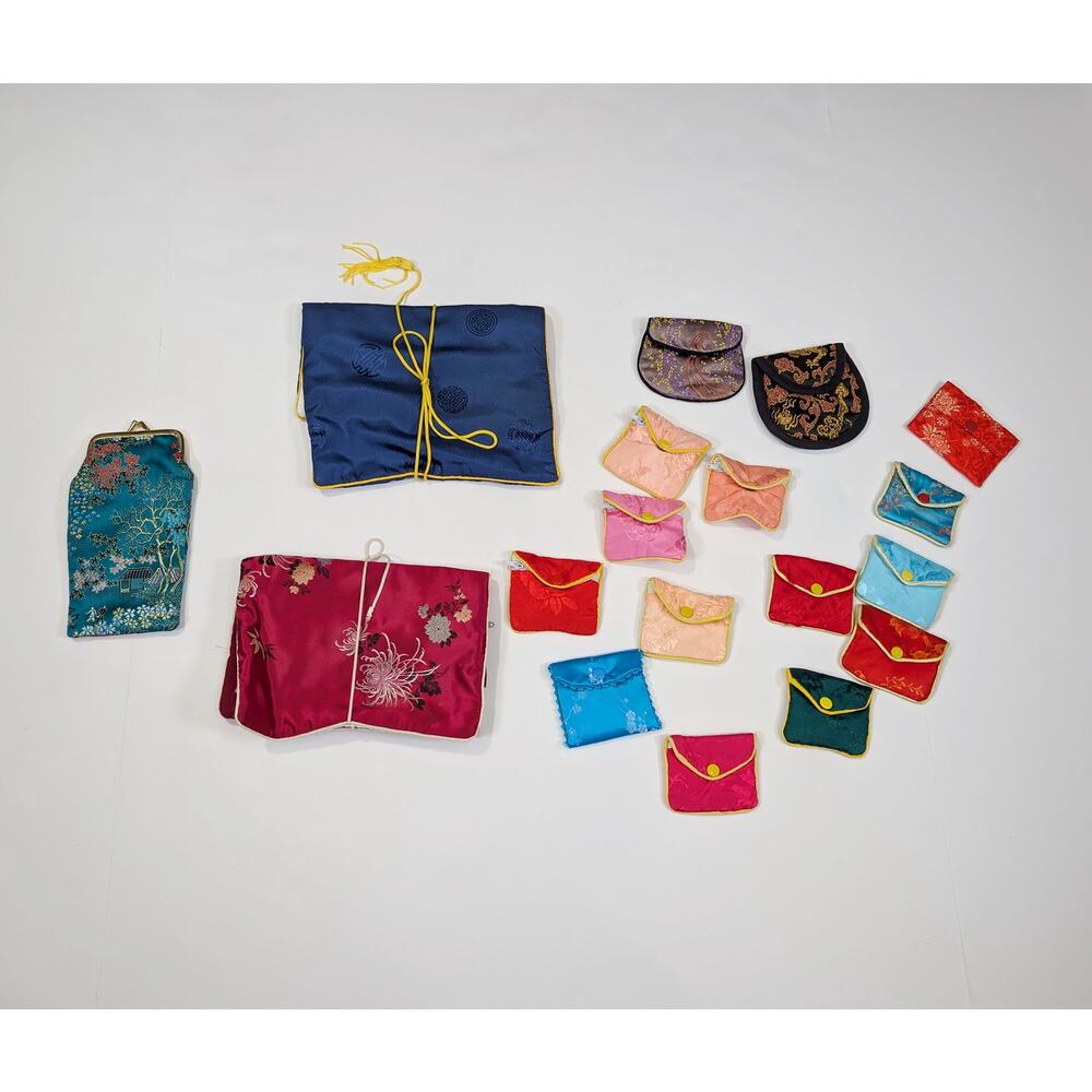 Vintage Lot of 18 Mixed Sizes Chinese Silk Jewelry Bags Pouches Storage Roll